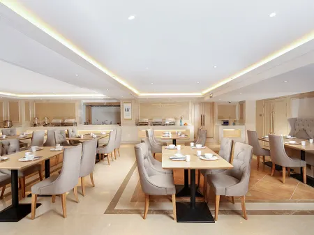 Vienna hote Ganzi 318 National Road Yajiang Bianch Отели рядом с достопримечательностью «Hekou Town»