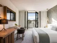 Kimpton la Peer Hotel Các khách sạn gần Rocky and Bullwinkle Statue