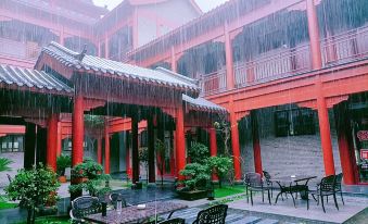 Sheqi Dongming Inn