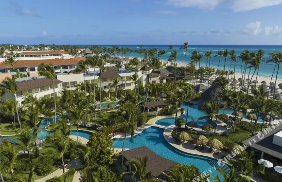 蓬塔卡納夢幻皇家海灘酒店