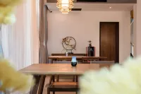 Qieman · Huanshan Viewing Life Boutique Hotel (Yuntai Mountain Anshang Service Area Branch) - parking