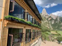 Tibetan-style homestays in Diebu Zagana Hotel di 