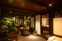 Langzhong Jiuyue Chinese Inn