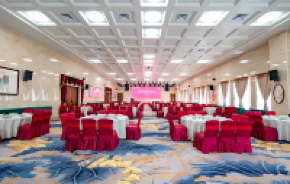 梅州強華陋室酒店