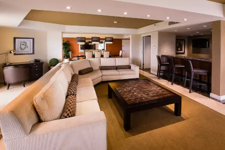 Hilton La Jolla Torrey Pines Отели рядом с достопримечательностью «Библиотека Гейзел»