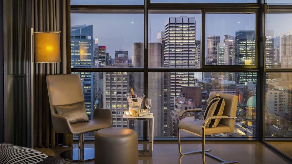 INisle|Skyview Hotel&Bar