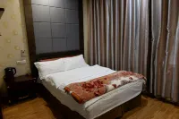 Yiliang Lvzhou Hotel - Inns