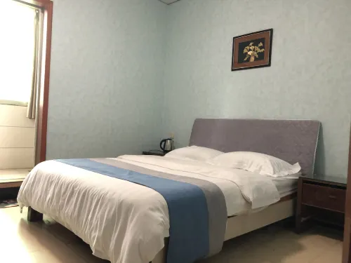 Aiya Hotel (Neijiang East Station)