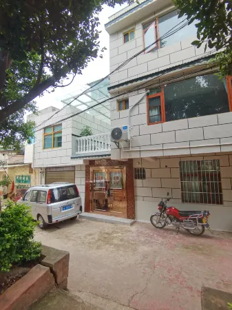 lufeng longxinyuan Hotel Отели рядом с достопримечательностью «Lufeng Dinosaur Fossil Site»