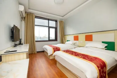 Xinzheng Xiyue Hotel (Shawo Li Subway Station) Отели рядом с достопримечательностью «Хэнаньский Институт Промышленной Торговли (Колледж Лонг-Ху)»