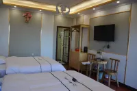 Xinhua Sanlianyu Mountain Wild Farmer Homestay - Mountain view