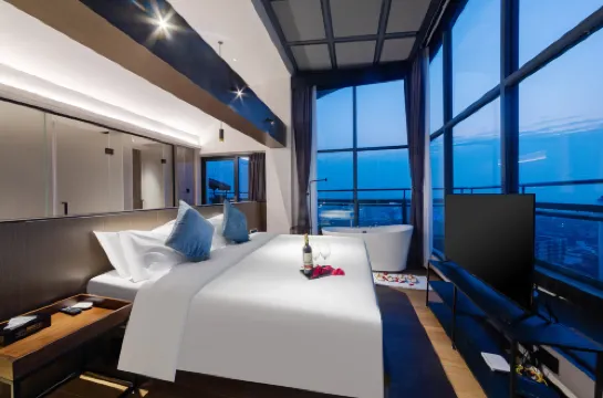 Manting Fashion Hotel (Yueyang Tower Scenic Area Branch)
