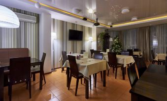 Pioneer Luxe Hotel