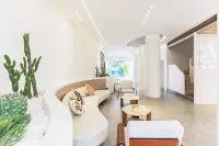 That sea in Sanya The sea infinity pool designer Meisu