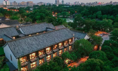 Blossom House Yangzhou Lakeside