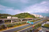 Nanjing Xinjiye Weiyi Hotel (Shuyang Square Taishan New Village Subway Station) - غرفة مطلة على الجبل