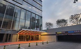 Zhujia loft intelligent cinema apartment (China Resources Mixc store)