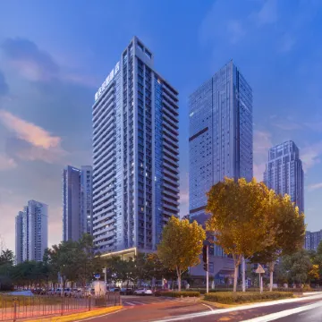 Starry Sky Garden Hotel (Wuhan Sixin International Expo Center) Отели рядом с достопримечательностью «Третья Средняя Школа Вухана»