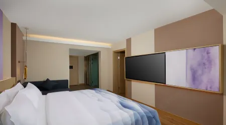 Fengyuan Century Hotel (Xichang Yuelianghu Wetland Park Branch)