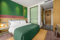 Chuxiong Golden Tianhua Hotel (Chuxiong Station Yiren Ancient Town)