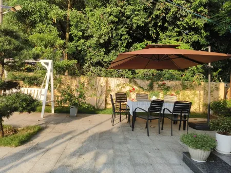 Dongxing Wanwei Encounter Inn Отели рядом с достопримечательностью «Wanwei Golden Beach»