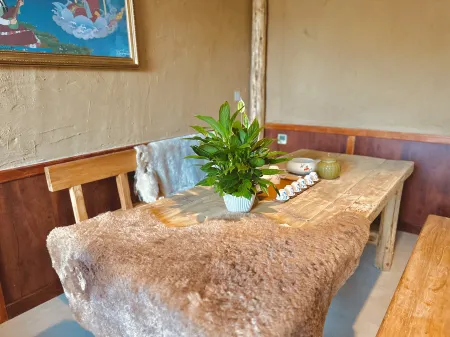 Shangu Homestay (Yagetang Branch) Отели рядом с достопримечательностью «Labrang Monastery»