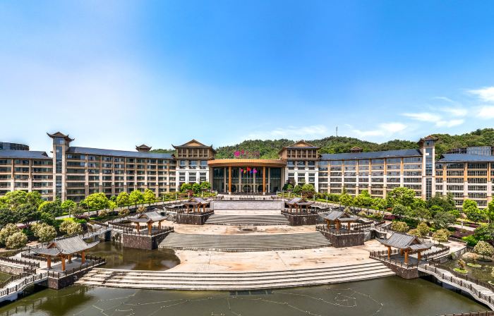 Huitang Huatian City Hot Spring Resort Hotel