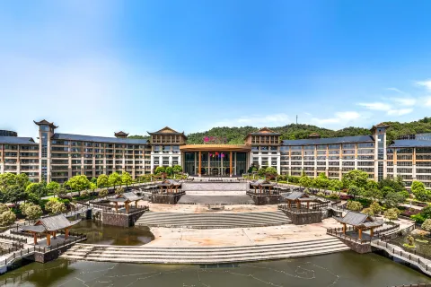 Huitang Huatian City Hot Spring Resort Hotel