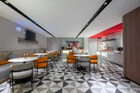 Borrman Hotel (Zhanjiang Wuchuan Jiefang Zhong Road Gangfeng Square)