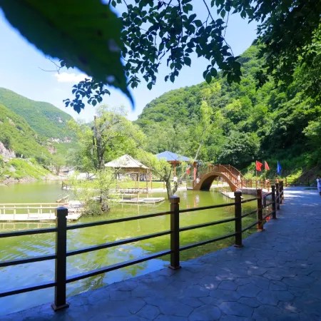 IU Hotel (Jiang County)