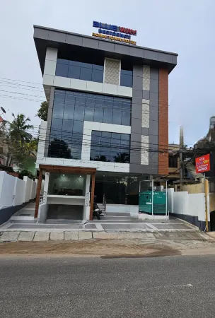 Blueway Residency Downtown Hotel Отели рядом с достопримечательностью «Шангамагам Бич»