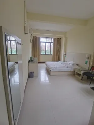 JXBJJD Hotels near Zuojiang Huashan Rock Art