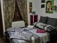 Cozy 1 bedroom apartment, AC, private parking, kitchenette, bathroom, etc Hotels in Doboj