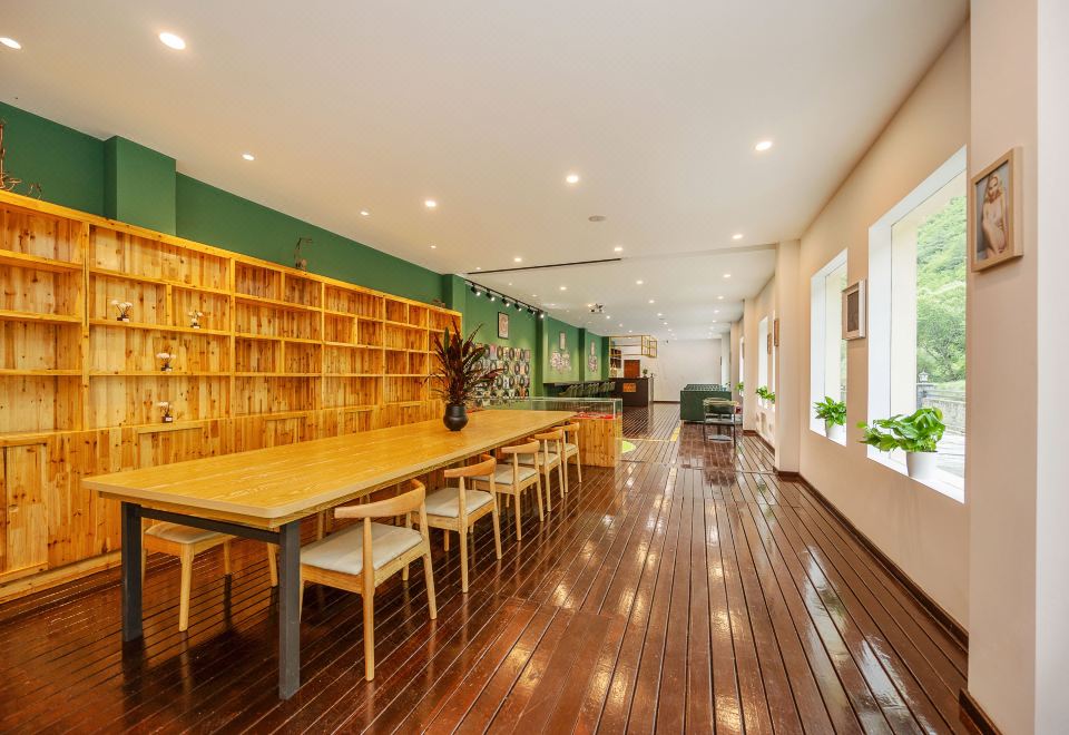 Leyu youth hostel