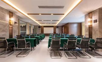 Yueta X Esports Hotel (Zhanjiang Xiashan District High speed Railway North Station Branch)