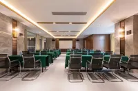 Carl Jinjie E-sports Hotel (Zhanjiang North Station Dingsheng Plaza Branch)