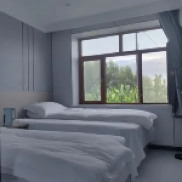 Fuyuan Zhejie Sister Homestay (Nangang Hezhe Ethnic Village)