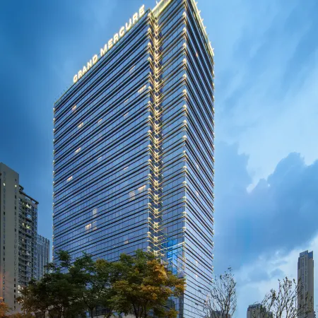 Grand Mercure Wuhan Hanyang Отели рядом с достопримечательностью «Третья Средняя Школа Вухана»