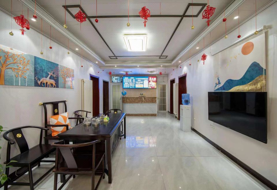 Pomi Hotel