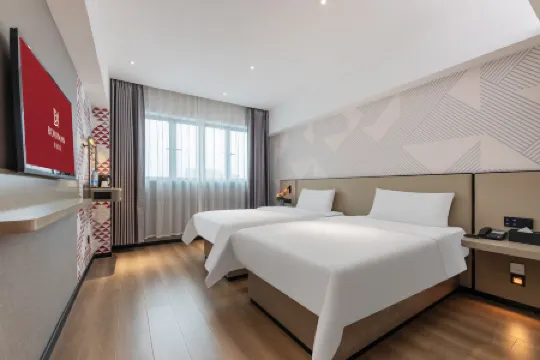 Borrman Hotel (Foshan Nanhai Qiandenghu Resort Area) Отели рядом с достопримечательностью «Nanhai No.1 Middle School Stadium»