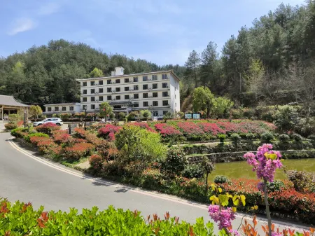 Luotian Shuikou Manor Отели рядом с достопримечательностью «Qingtaiguan Sceneic Area»