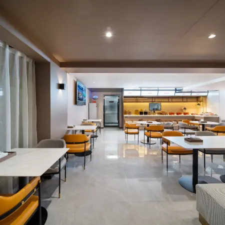 Borrman Hotel (Huizhou Xihu East Station Ganghui Shopping Center)