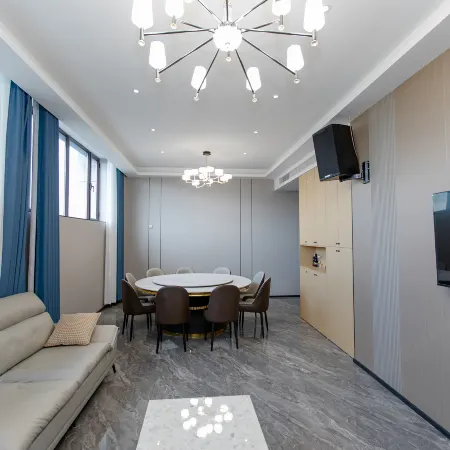 Shuanghe Zhongsheng International Hotel (People's Park Branch)