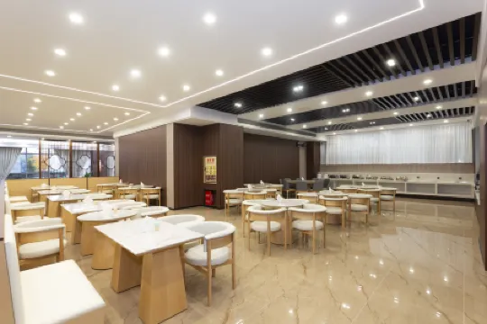 Quan Duo Hotel (Suining High-speed Railway Station Branch)