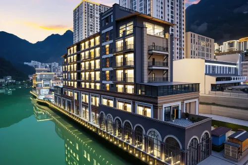 Impression Lakeview Hotel