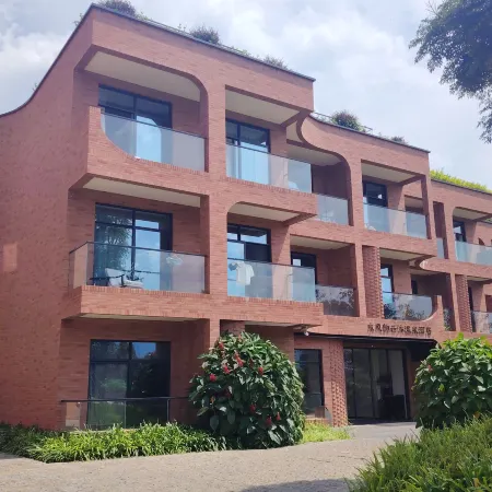 Dongfengyun Yunmu Hot Spring Hotel