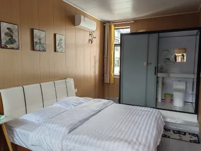 Tianquan Yang Erjie B&B (Tianquan Traditional Chinese Medicine Hospital Store) Hotels near Cilang Temple