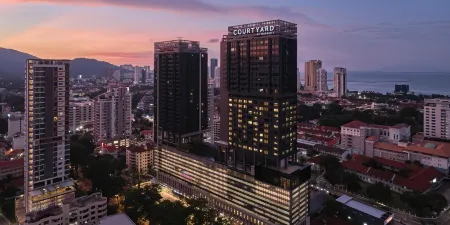 Courtyard Penang Отели рядом с достопримечательностью «The Ocean View»