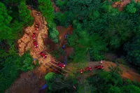 清遠靜山湖湖畔民宿