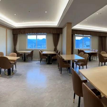 Vienna International Hotel (Xingyi Jushan Avenue Branch)